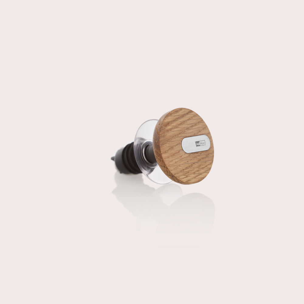 CasQ wine pourer and stopper